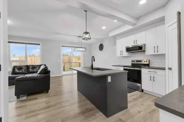 119 Crestview BLVD, Sylvan Lake, AB T4S 0V8