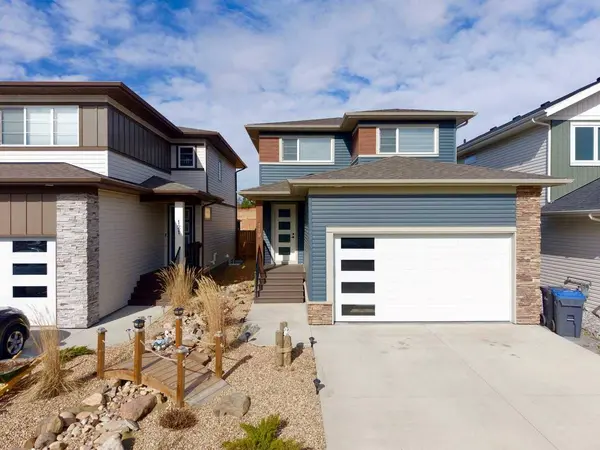 119 Crestview BLVD, Sylvan Lake, AB T4S 0V8