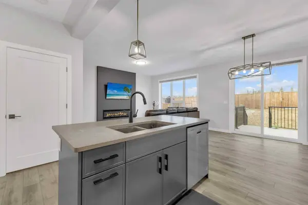 119 Crestview BLVD, Sylvan Lake, AB T4S 0V8