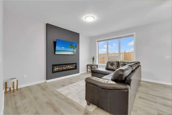 119 Crestview BLVD, Sylvan Lake, AB T4S 0V8
