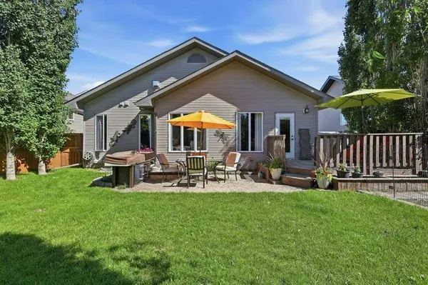 23 Lakeland RD, Sylvan Lake, AB T4S 0A3
