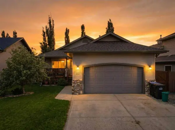 23 Lakeland RD, Sylvan Lake, AB T4S 0A3