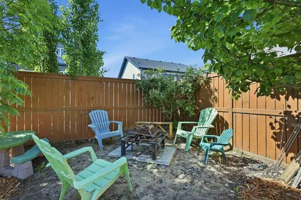 23 Lakeland RD, Sylvan Lake, AB T4S 0A3