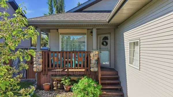 23 Lakeland RD, Sylvan Lake, AB T4S 0A3