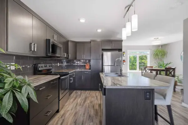9 Hampton CRES, Sylvan Lake, AB T4S 0N2