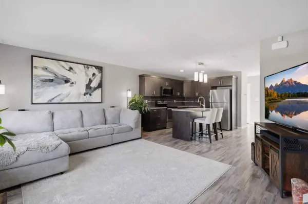9 Hampton CRES, Sylvan Lake, AB T4S 0N2