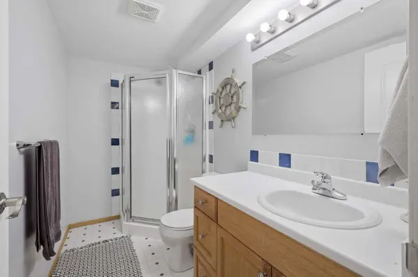 51 Fern Glade CRES, Sylvan Lake, AB T4S 1Z5