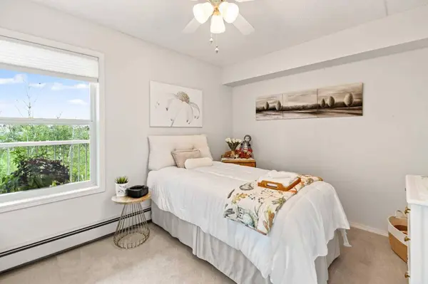 4500 45 AVE #308, Innisfail, AB T4G0A3