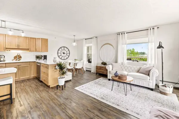 4500 45 AVE #308, Innisfail, AB T4G0A3