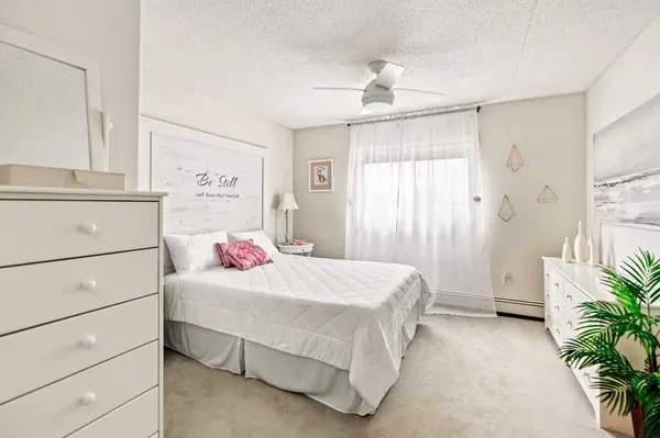 4500 45 AVE #308, Innisfail, AB T4G0A3