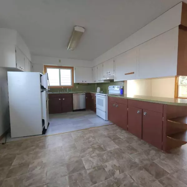 5125 48 AVE, Rimbey, AB T0C2J0