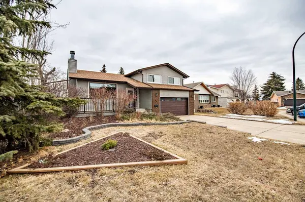 44 Norwest Close, Red Deer, AB T4P2A2