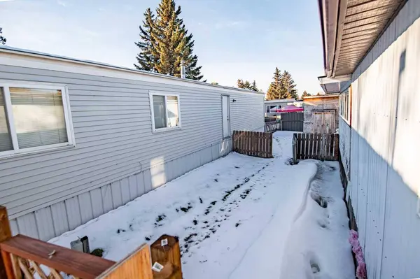 5344 76 ST #3, Red Deer, AB T4P2A6