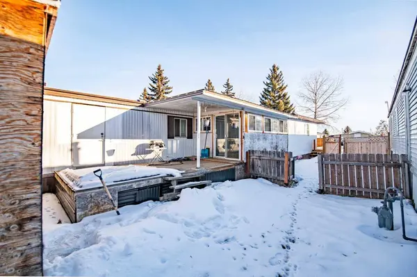 5344 76 ST #3, Red Deer, AB T4P2A6