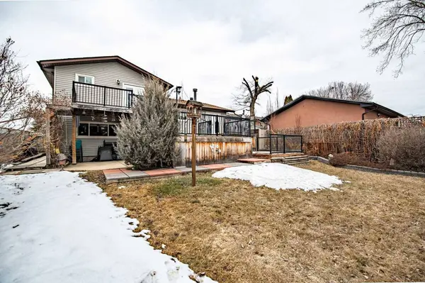 44 Norwest Close, Red Deer, AB T4P2A2