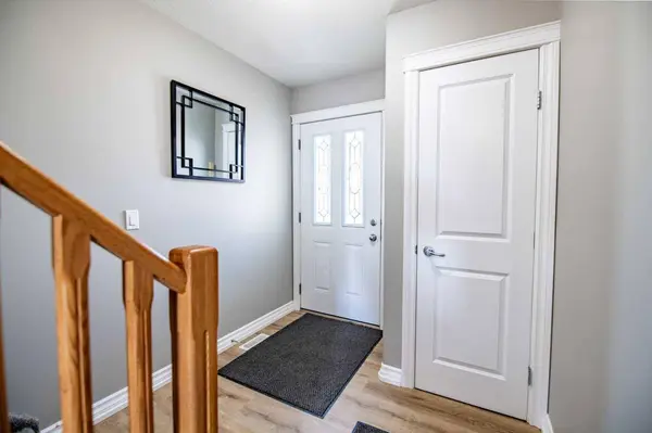 2002 22 AVE #6, Bowden, AB T0M0K0