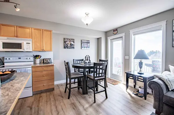 2002 22 AVE #6, Bowden, AB T0M0K0