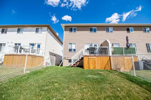 2002 22 AVE #6, Bowden, AB T0M0K0