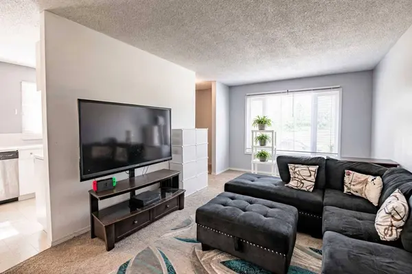 33 Overdown DR, Red Deer, AB T4N5C9