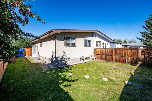 33 Overdown DR, Red Deer, AB T4N5C9