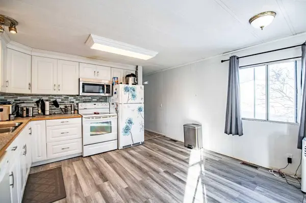 5344 76 ST #3, Red Deer, AB T4P2A6