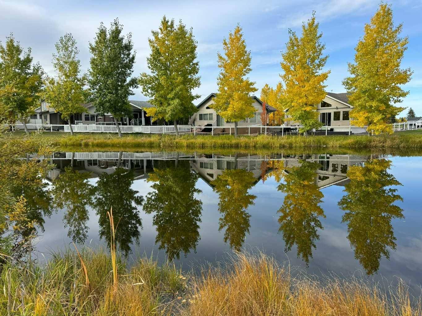 Central Alberta recreation community lake lifestyle