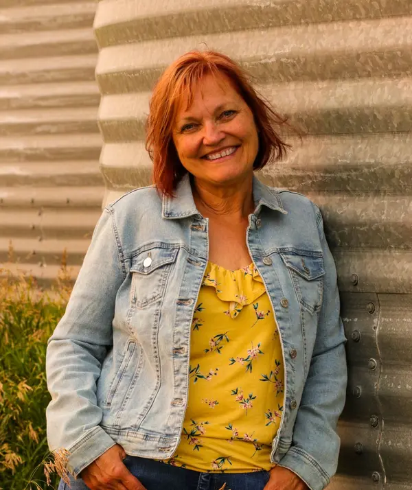 Susan Cramer Realtor and recreational property specialist helping buyers and sellers at Gleniffer Lake and Central Alberta lake communities.