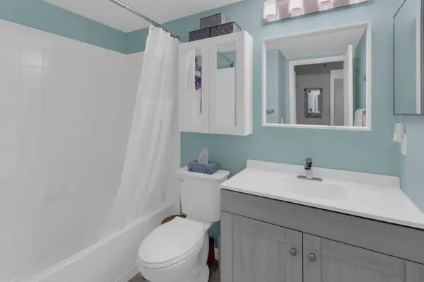 304 Mackenzie WAY SW #8401, Airdrie, AB T4B 3H8