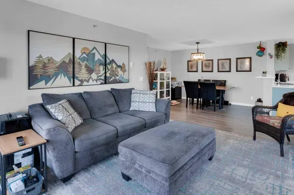 304 Mackenzie WAY SW #8401, Airdrie, AB T4B 3H8