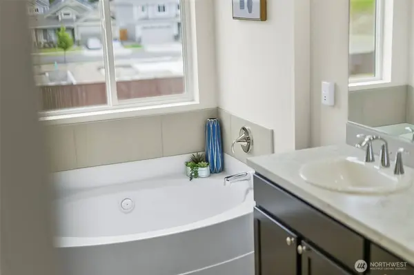 9018 Viola ST SE, Tumwater, WA 98501