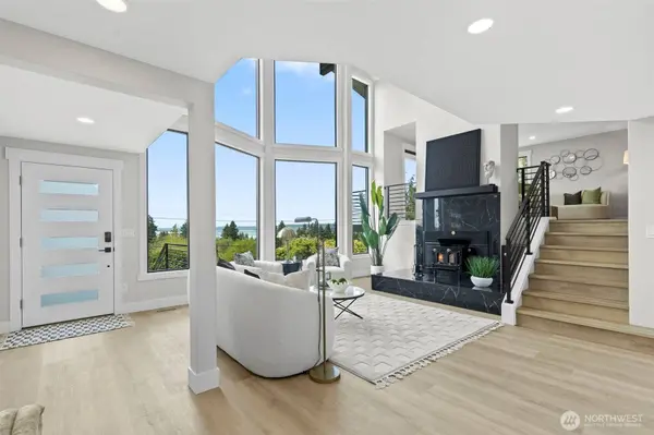 6909 E Side DR NE, Tacoma, WA 98422