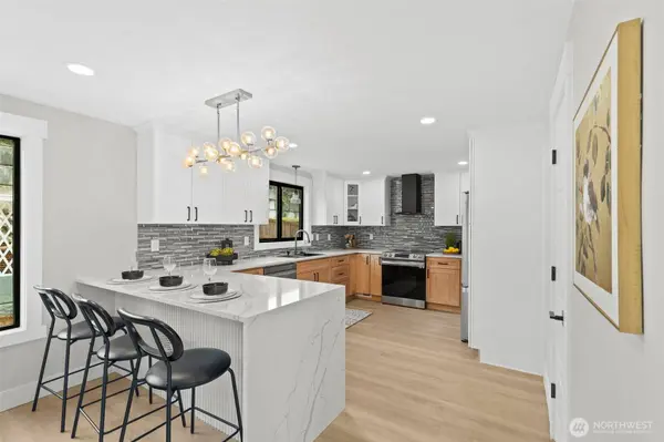 6909 E Side DR NE, Tacoma, WA 98422