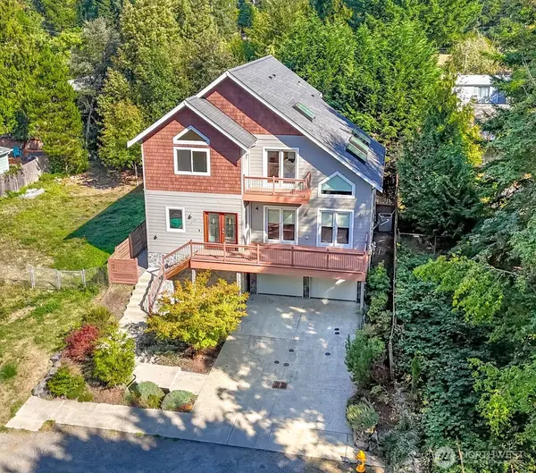 1618 Pear ST NE, Olympia, WA 98506