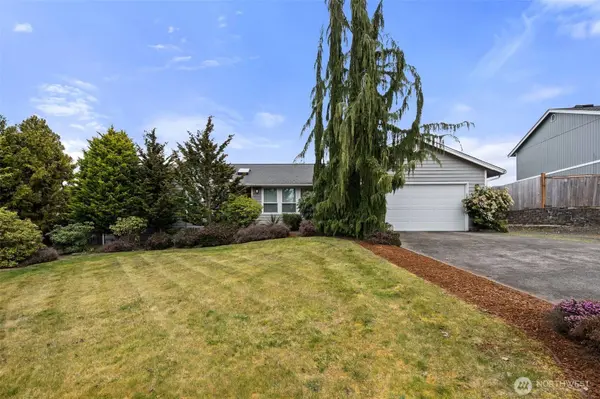 3730 Golden Eagle LOOP SE, Olympia, WA 98513