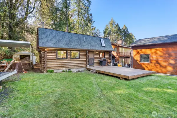 9905 Mariner DR NW, Olympia, WA 98502