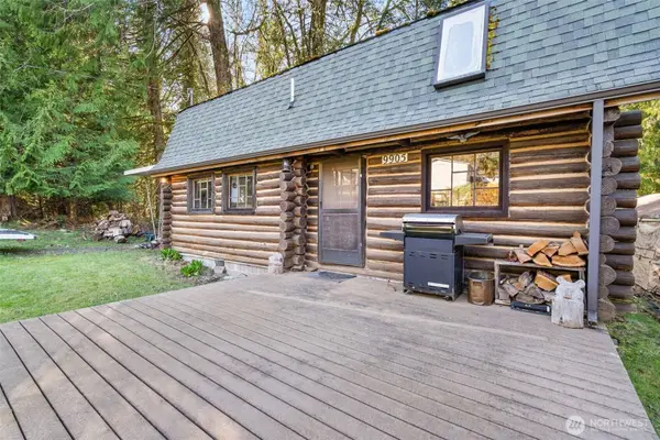 9905 Mariner DR NW, Olympia, WA 98502