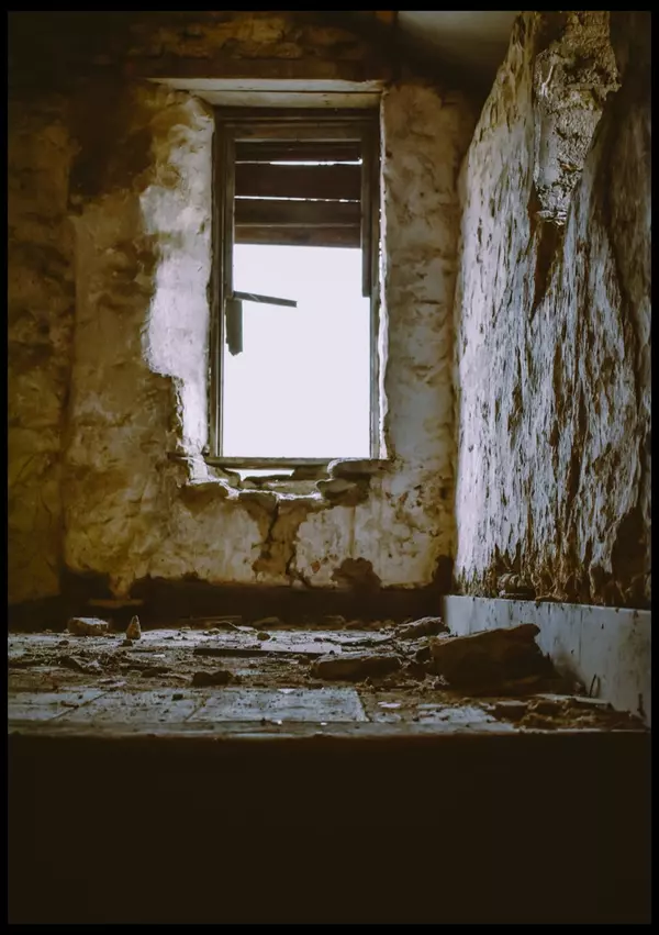 Why Distressed Properties Are a Goldmine for Real Estate Investors,Rick Davis