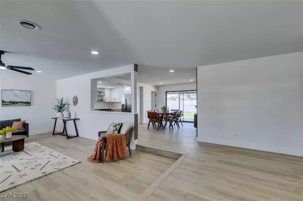 1697 Silver Mesa WAY, Las Vegas, NV 89169