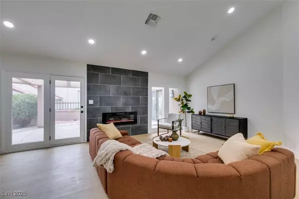 7157 Mission Hills DR, Las Vegas, NV 89113