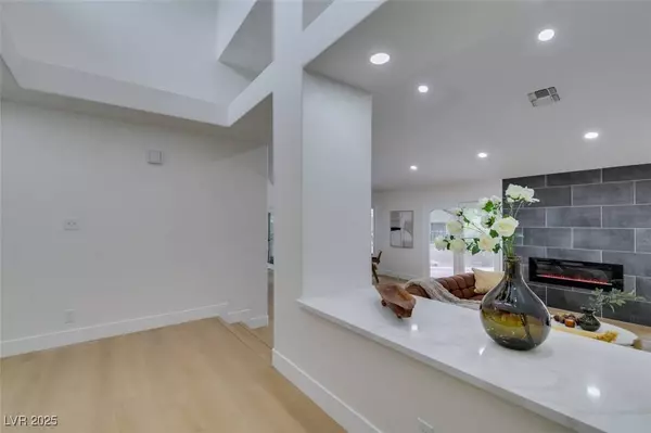 7157 Mission Hills DR, Las Vegas, NV 89113