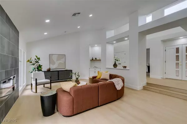 7157 Mission Hills DR, Las Vegas, NV 89113