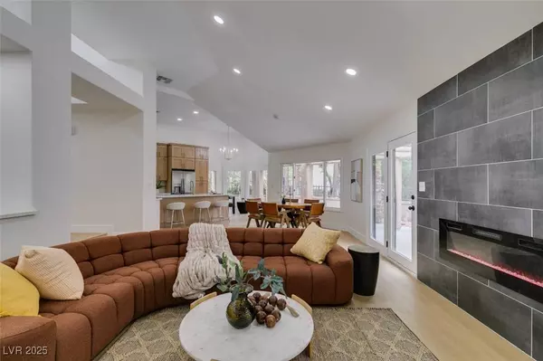 7157 Mission Hills DR, Las Vegas, NV 89113