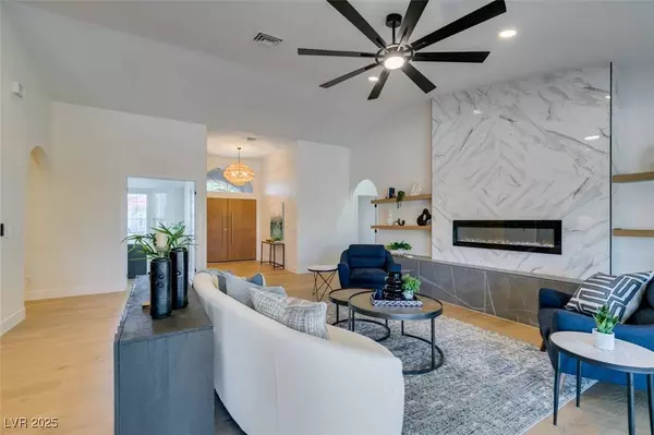 8516 Brownstone CT, Las Vegas, NV 89139