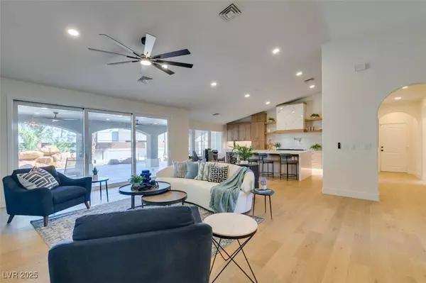 8516 Brownstone CT, Las Vegas, NV 89139