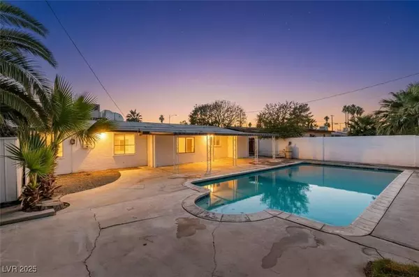 121 N 21st ST, Las Vegas, NV 89101