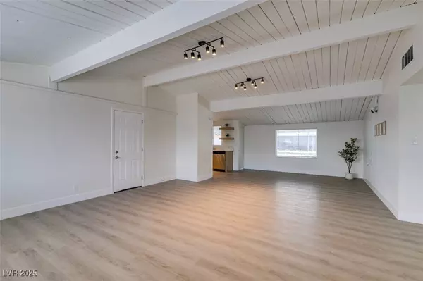 121 N 21st ST, Las Vegas, NV 89101