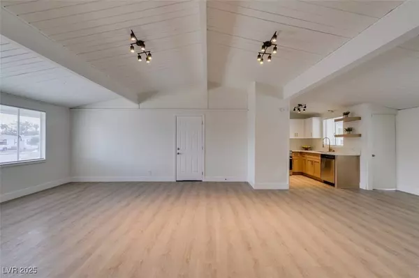 121 N 21st ST, Las Vegas, NV 89101