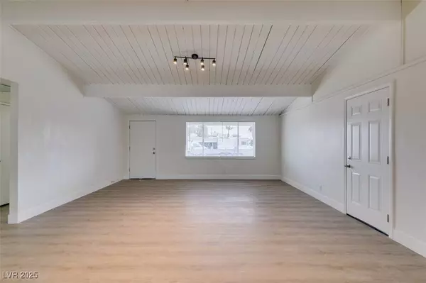 121 N 21st ST, Las Vegas, NV 89101