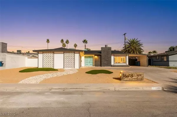 1698 Silver Mesa WAY, Las Vegas, NV 89169