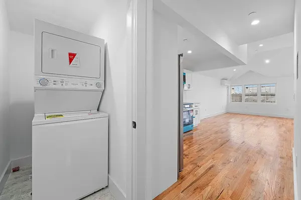 69-52 Hessler Ave, New York, NY 11692